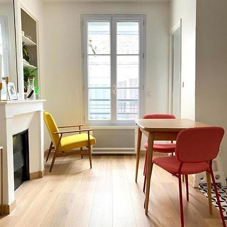 Modern Appartement W/ Tour Eiffel View In The 7Th ปารีส ภายนอก รูปภาพ