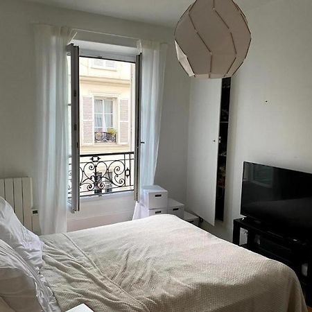 Modern Appartement W/ Tour Eiffel View In The 7Th ปารีส ภายนอก รูปภาพ